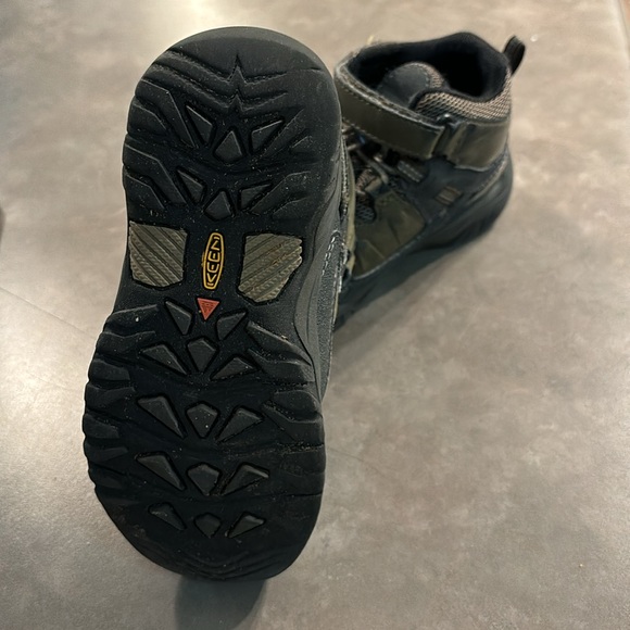 Keen hiking boots size 11 - Picture 3 of 3